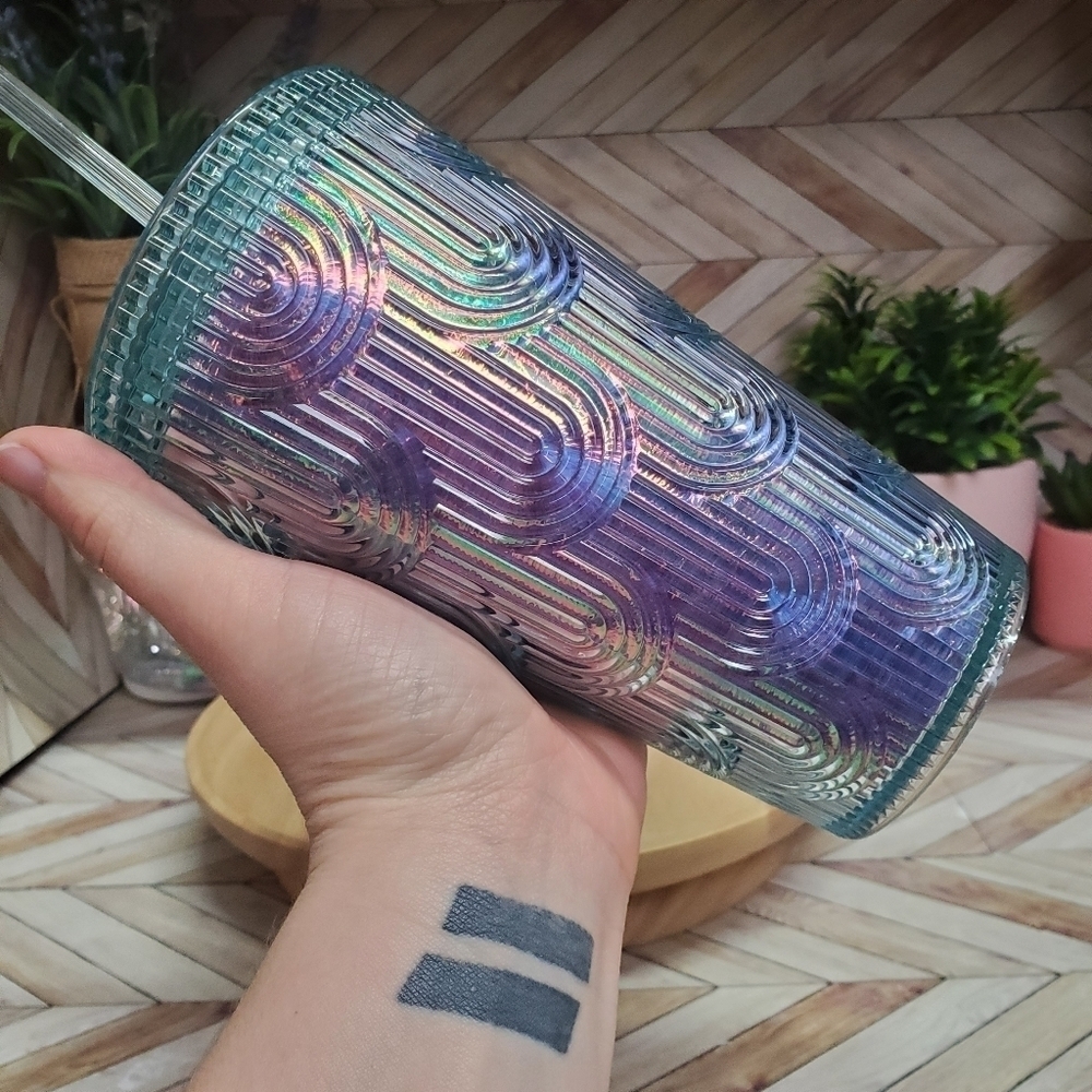 Starbucks 2022 Iridescent Mermaid Scale Holographic Grande Tumbler 🧜‍♀️ - Picture 4 of 6